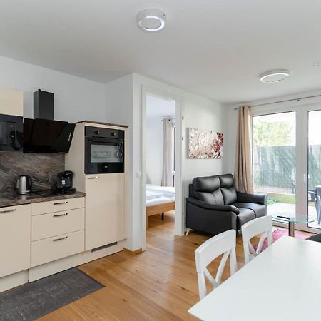 Modern Apartment With Tiny Garden Near City Center Відень Екстер'єр фото