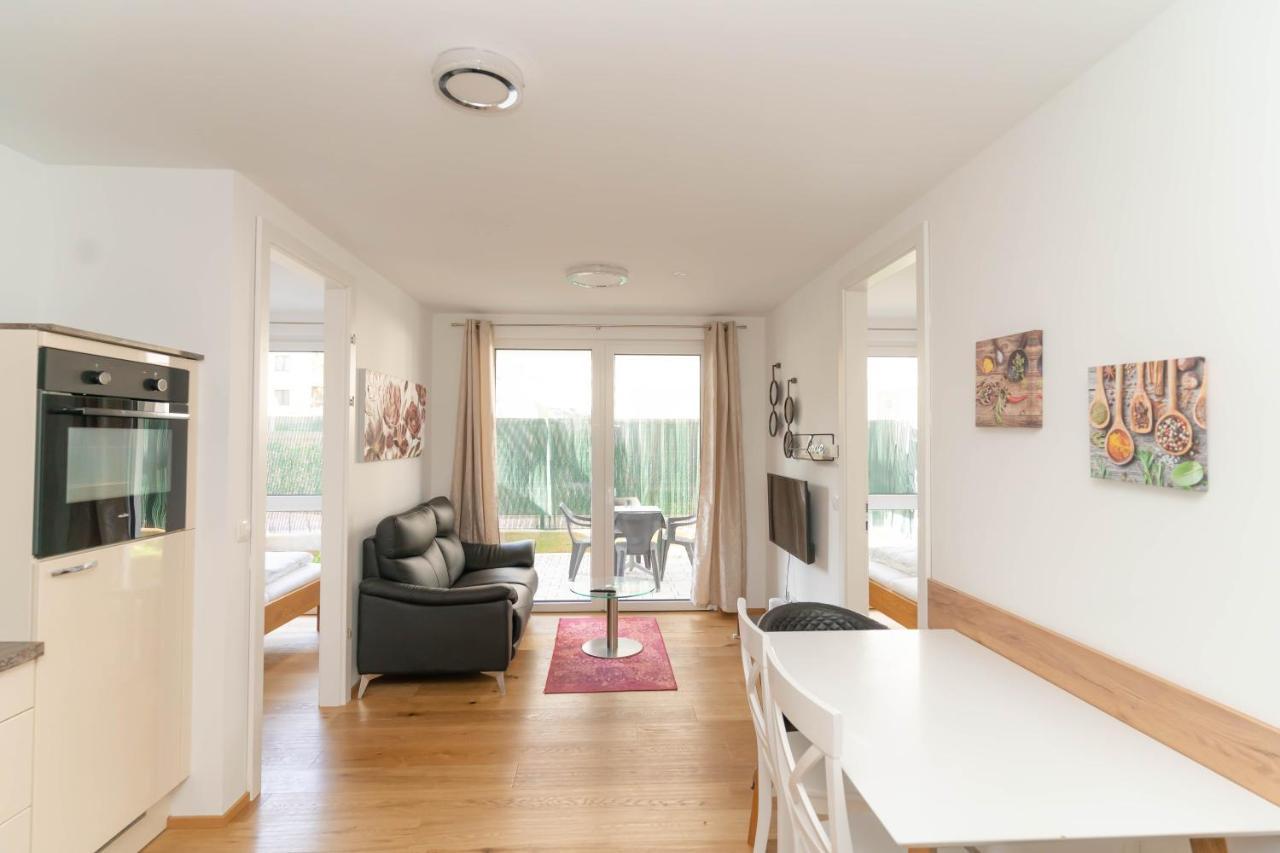 Modern Apartment With Tiny Garden Near City Center Відень Екстер'єр фото