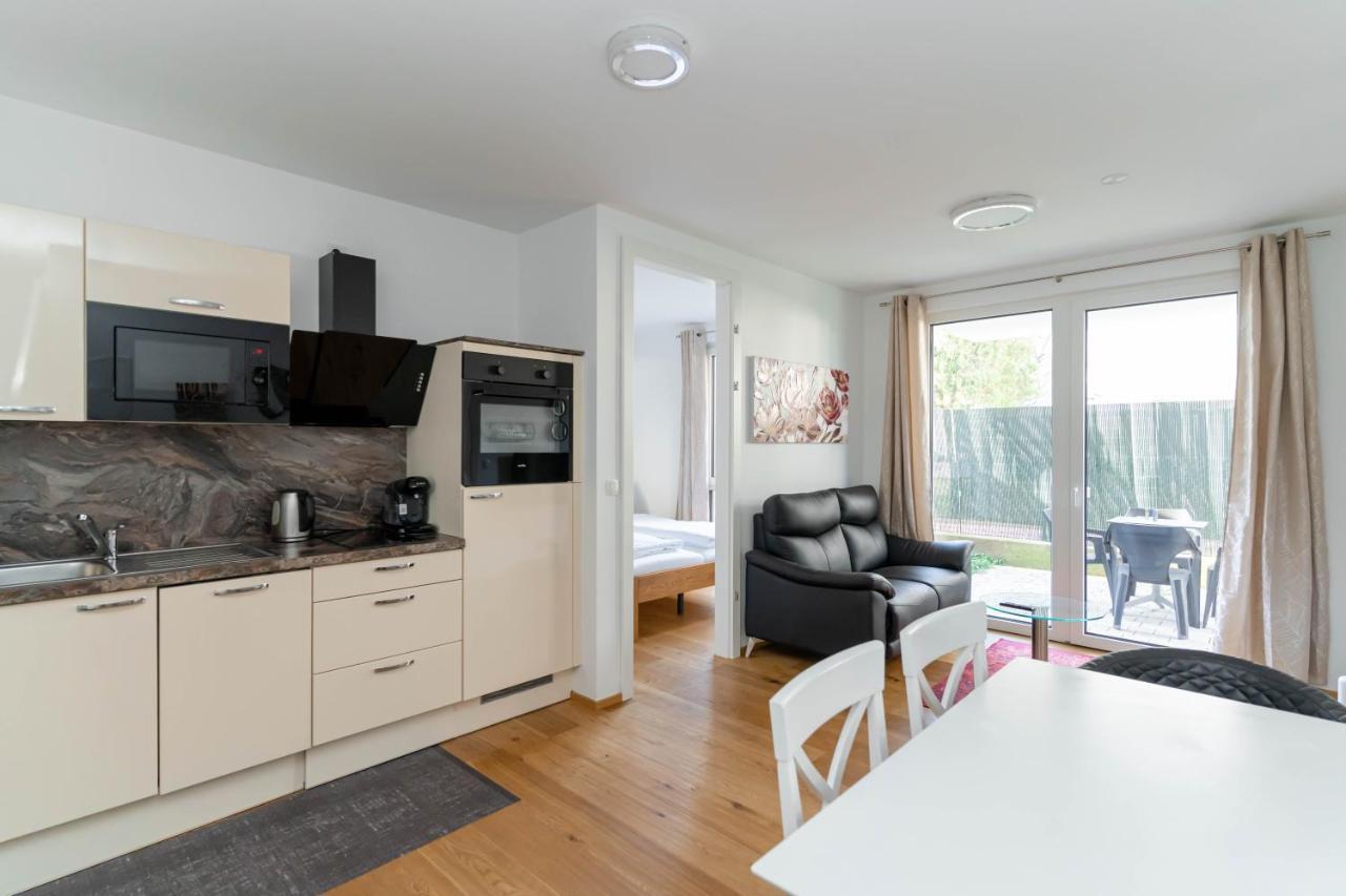 Modern Apartment With Tiny Garden Near City Center Відень Екстер'єр фото